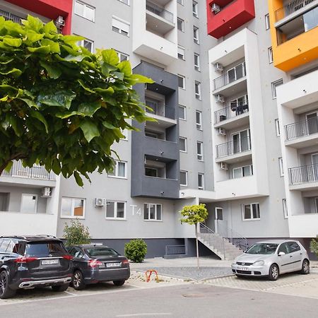 Ferienwohnung Charming Family Haven Oradea Exterior foto