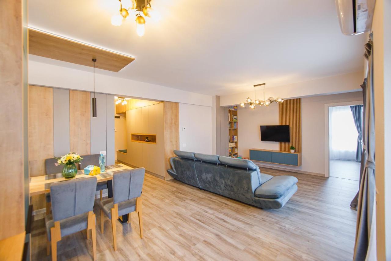 Ferienwohnung Charming Family Haven Oradea Exterior foto